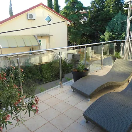 Two Bedroom With Balcony And Sea View Apartament *